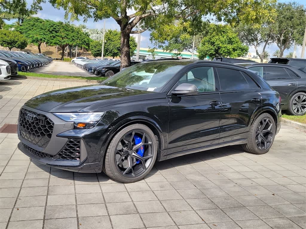 Thumbnail: 2026 Audi RS Q8 - 4