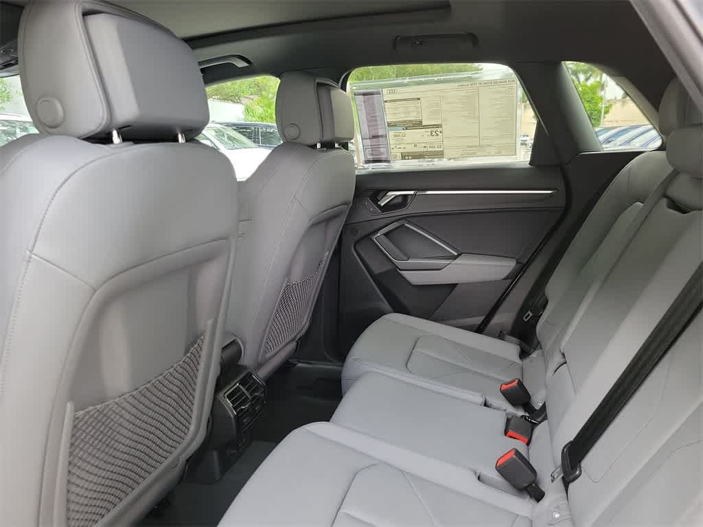 Thumbnail: 2025 Audi Q3 - 12