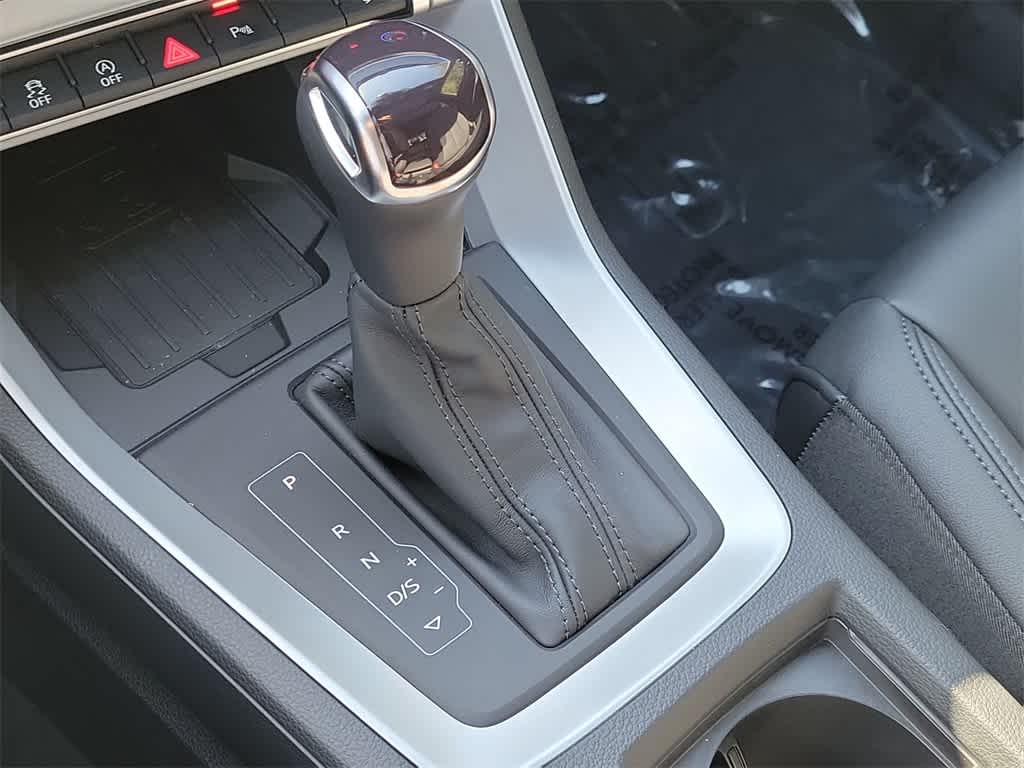 Thumbnail: 2025 Audi Q3 - 25