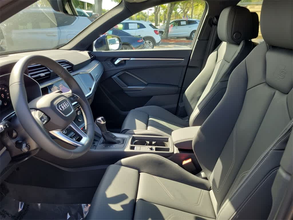 Thumbnail: 2025 Audi Q3 - 11