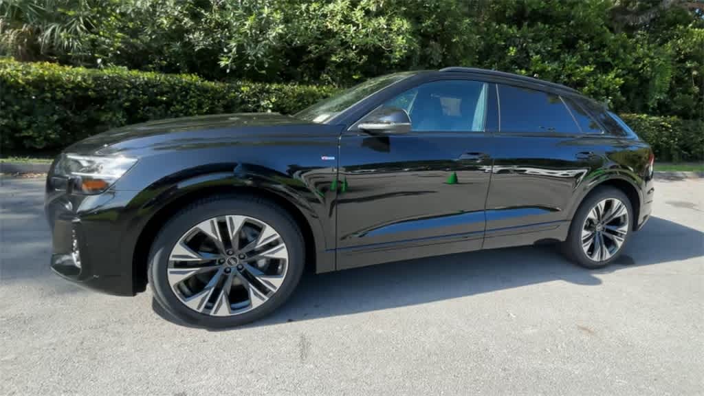 Thumbnail: 2025 Audi Q8 - 4