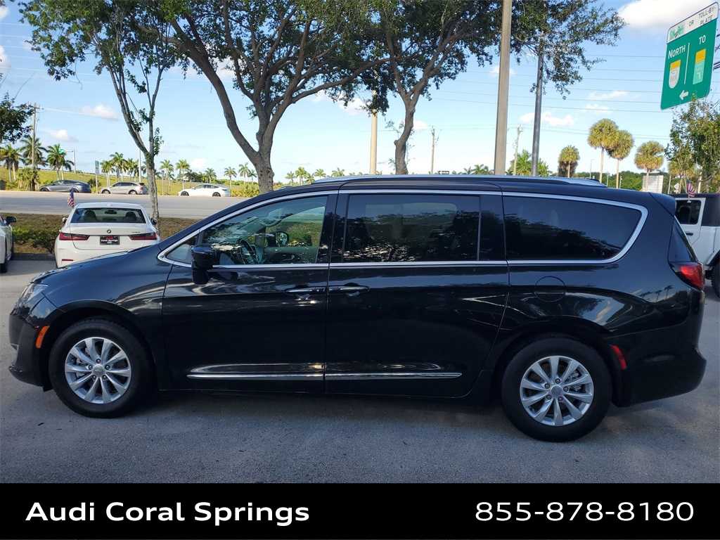 Thumbnail: 2018 Chrysler Pacifica - 11
