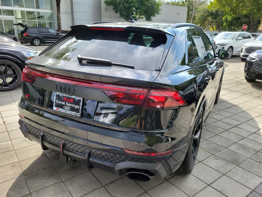 Thumbnail: 2026 Audi RS Q8 - 12