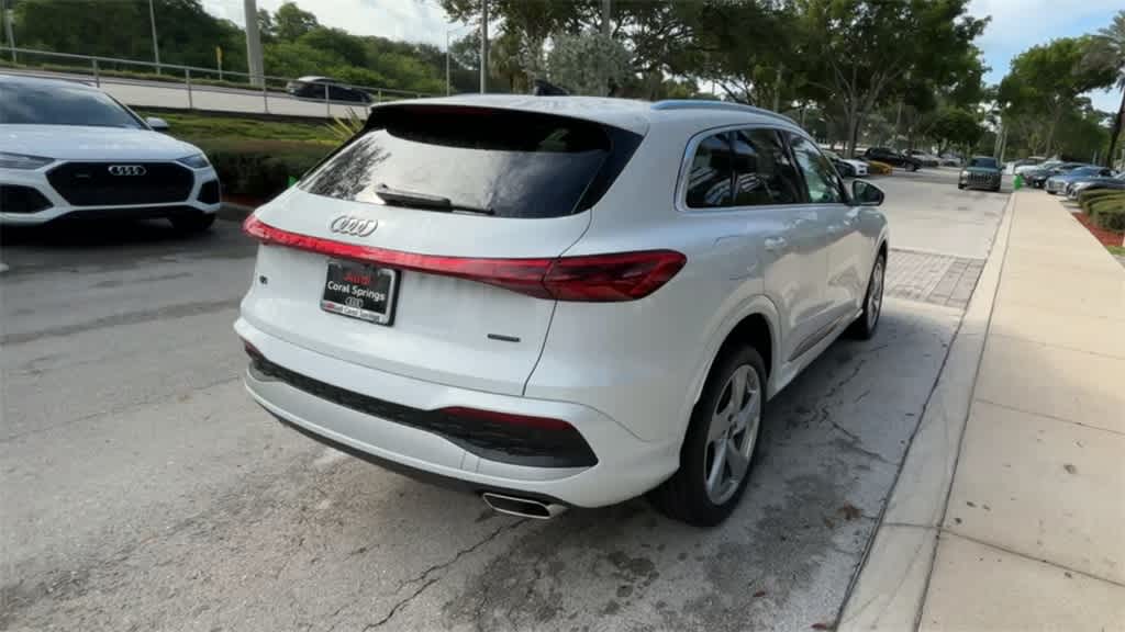 Thumbnail: 2025 Audi Q5 - 8