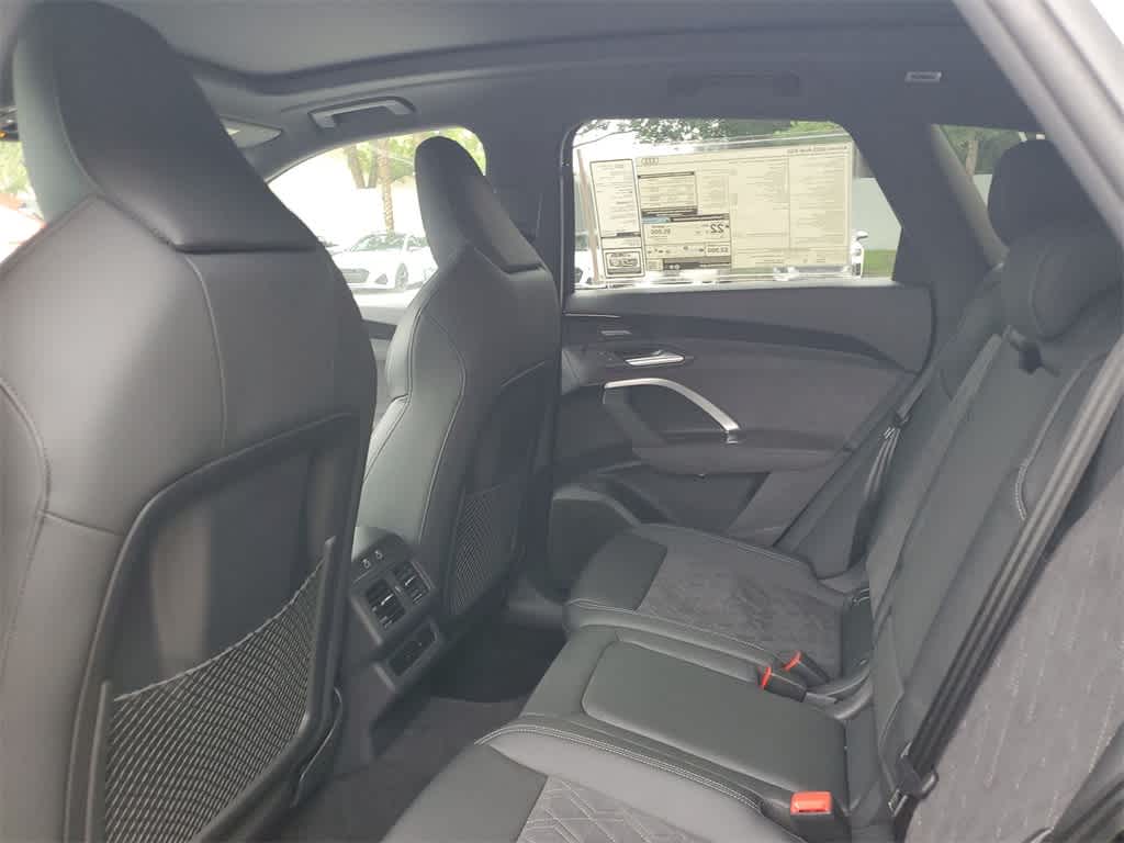 Thumbnail: 2025 Audi SQ5 - 20