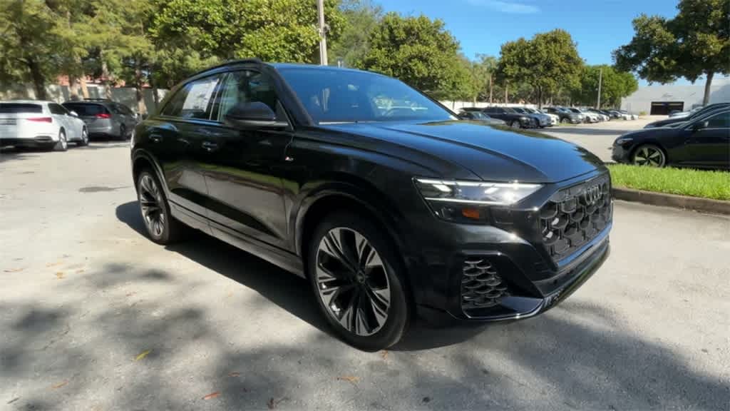 Thumbnail: 2025 Audi Q8 - 2