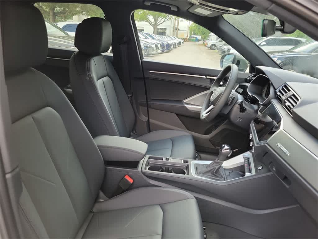 Thumbnail: 2025 Audi Q3 - 22