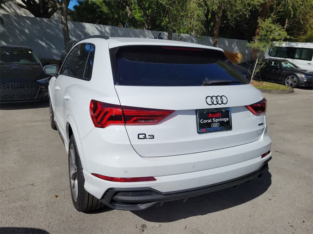 Thumbnail: 2025 Audi Q3 - 11
