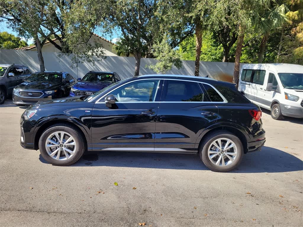 Thumbnail: 2025 Audi Q3 - 11