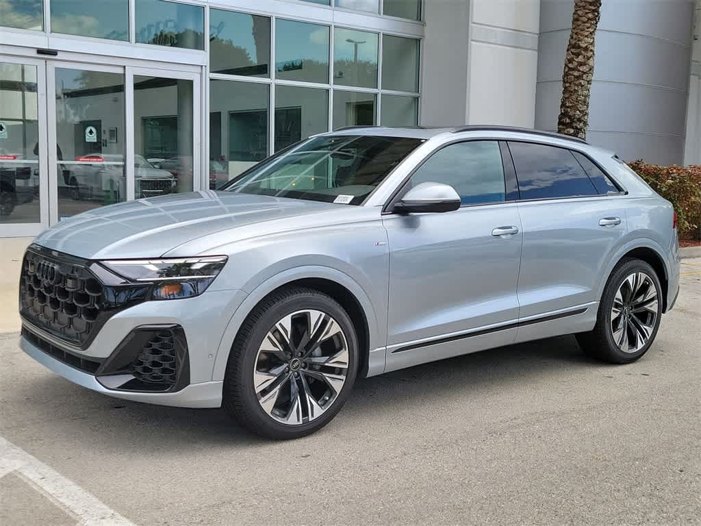 Thumbnail: 2025 Audi Q8 - 4