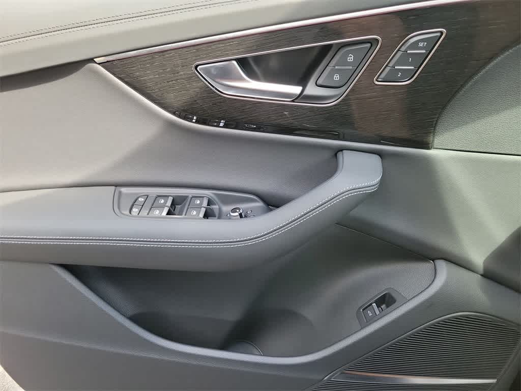 Thumbnail: 2026 Audi Q7 - 19