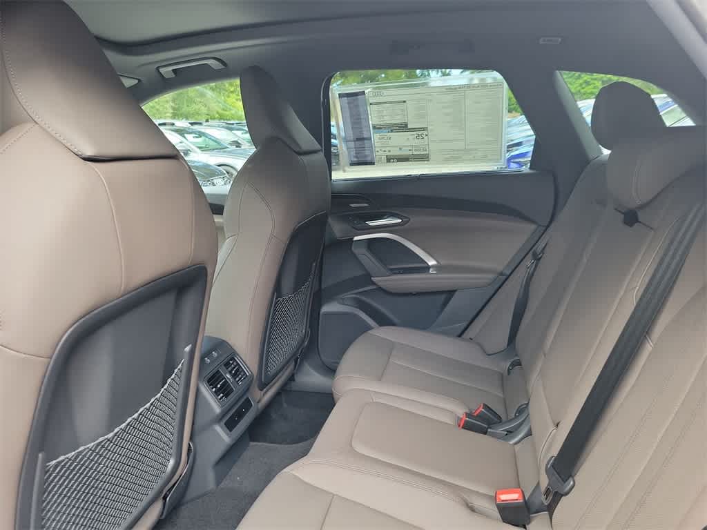 Thumbnail: 2025 Audi Q5 - 12