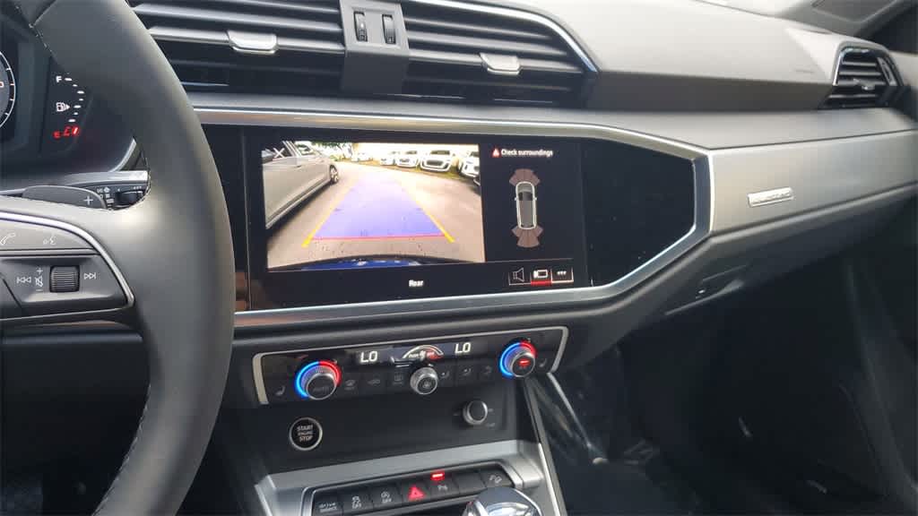 Thumbnail: 2025 Audi Q3 - 24