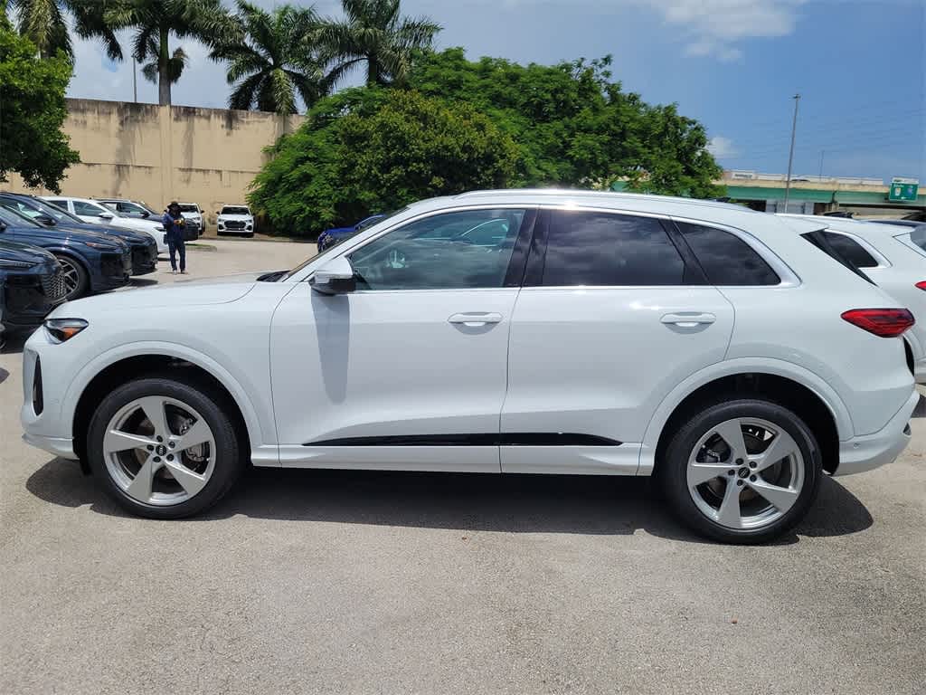 Thumbnail: 2025 Audi Q5 - 3