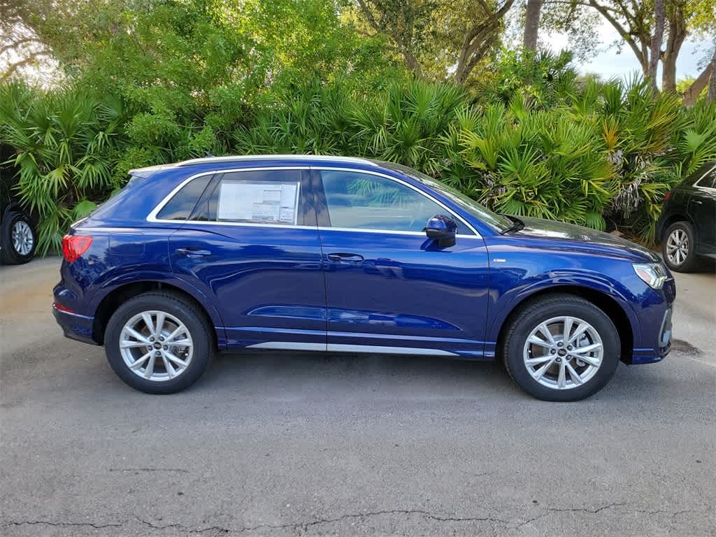 Thumbnail: 2025 Audi Q3 - 9