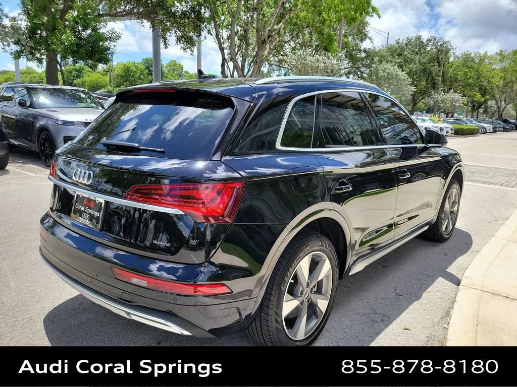 Thumbnail: 2023 Audi Q5 - 8