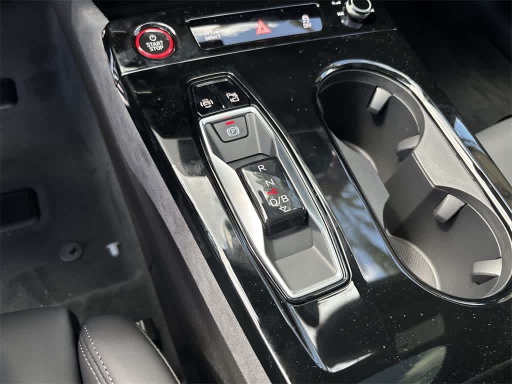 Thumbnail: 2025 Audi e-tron S - 31