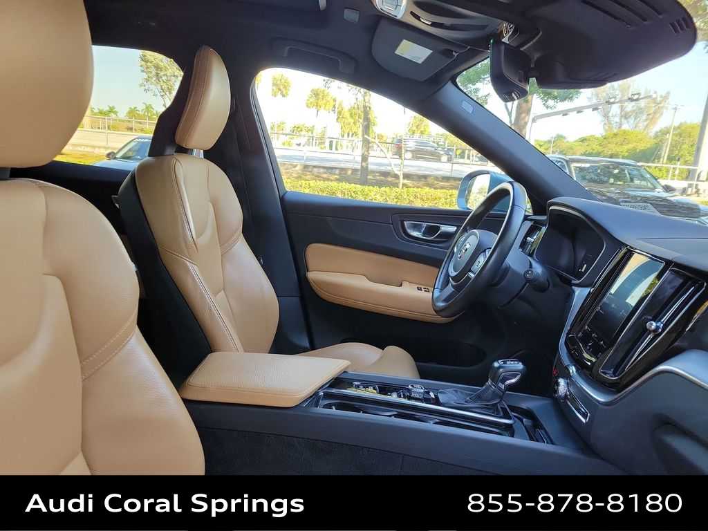Thumbnail: 2019 Volvo XC60 - 22