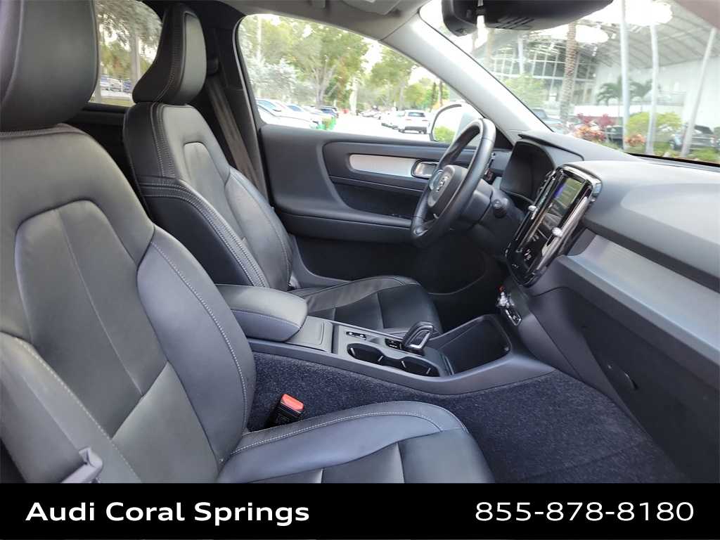 Thumbnail: 2020 Volvo XC40 - 14