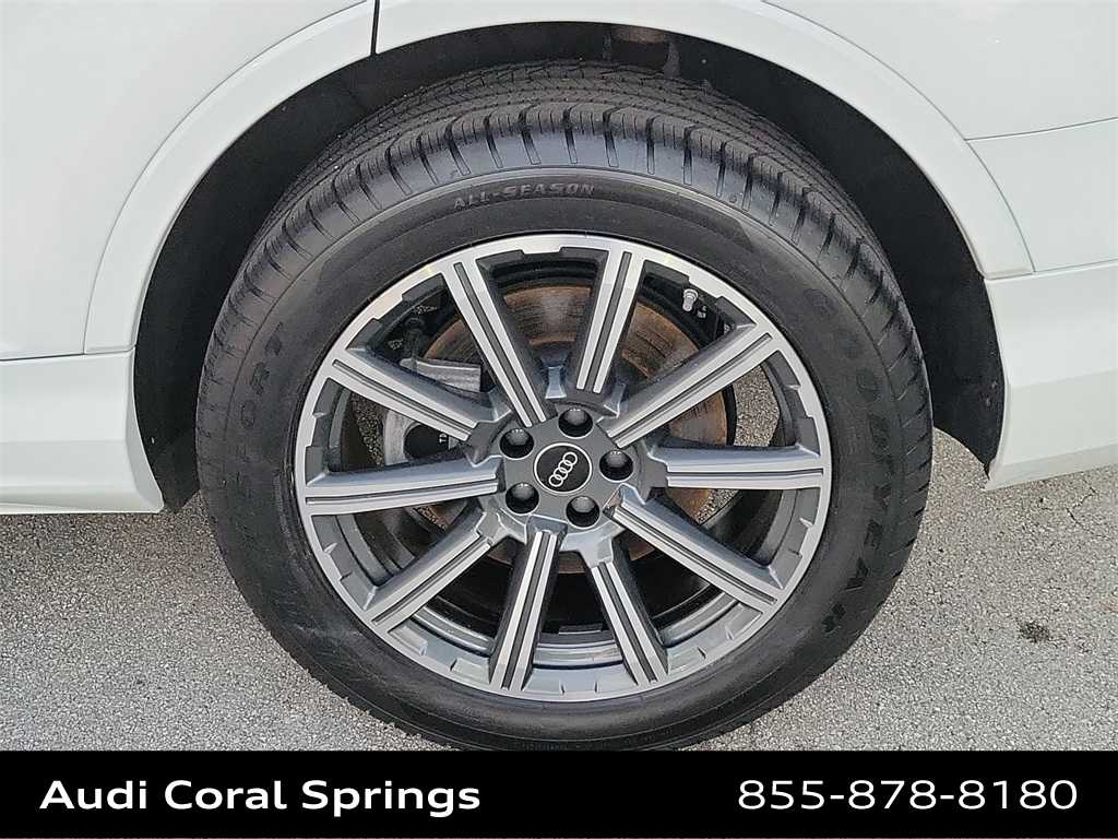 Thumbnail: 2022 Audi Q7 - 16