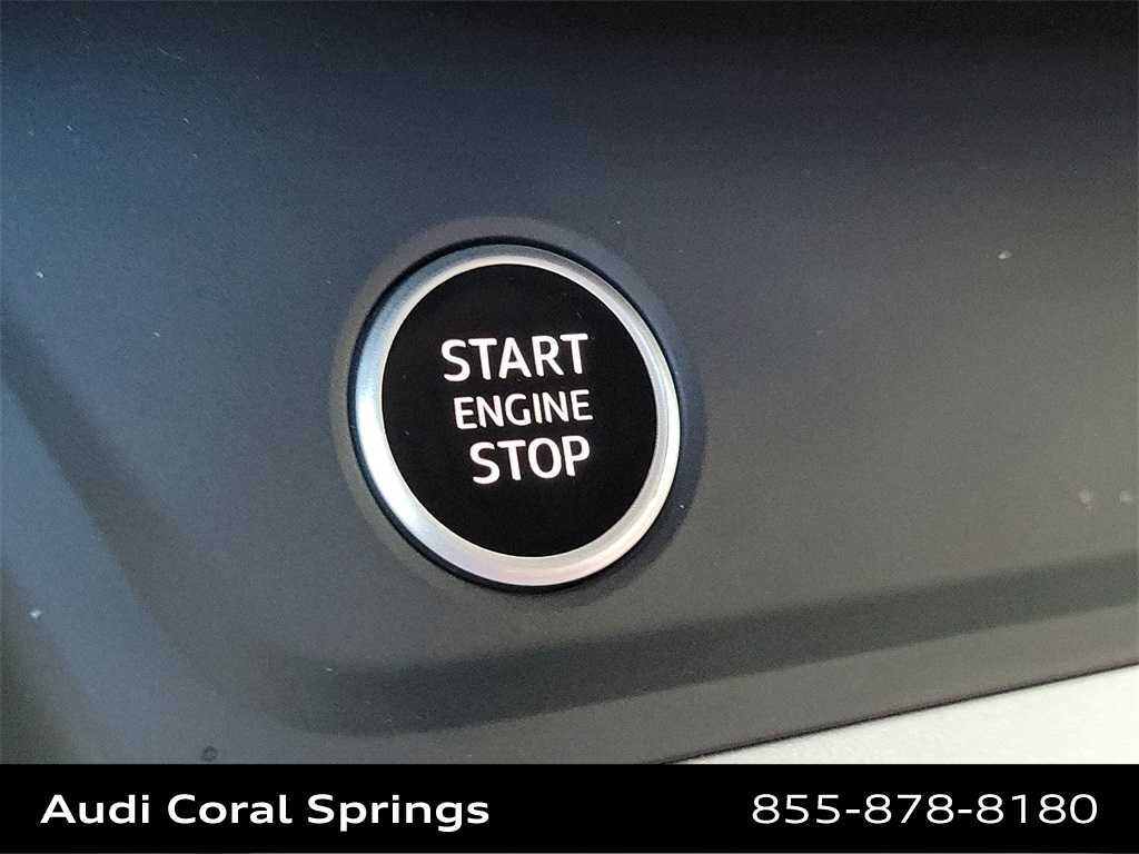 Thumbnail: 2025 Audi Q3 - 19