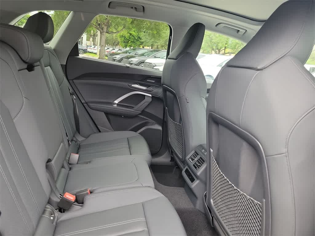 Thumbnail: 2025 Audi Q5 - 13