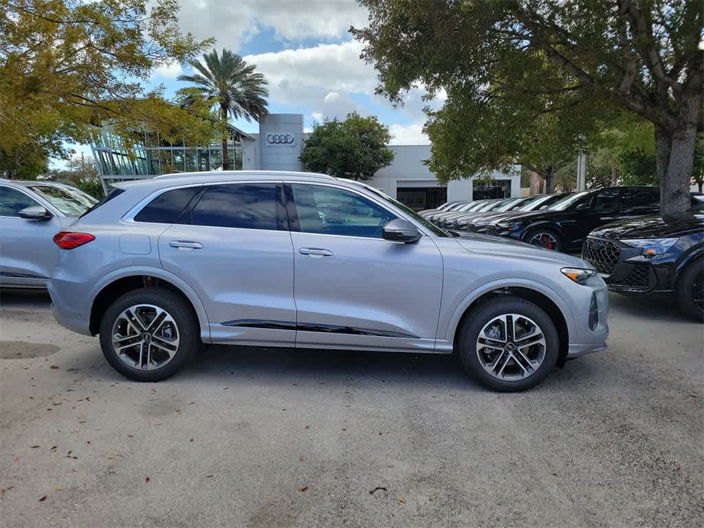 Thumbnail: 2025 Audi Q5 - 9