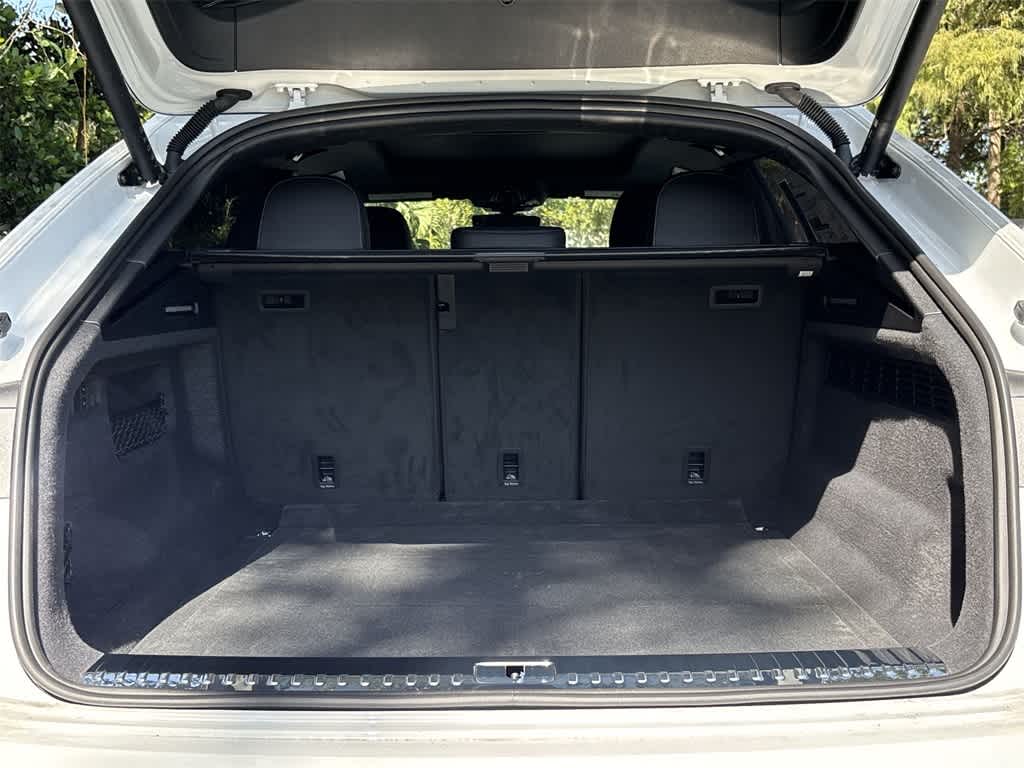 Thumbnail: 2025 Audi Q8 - 33