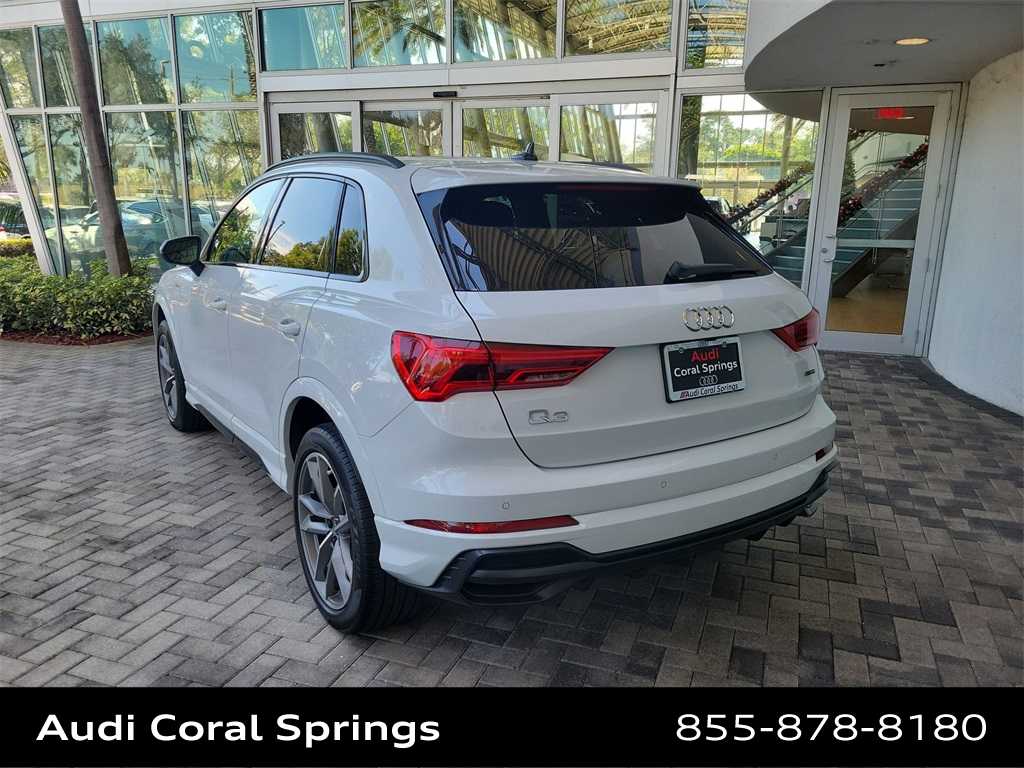 Thumbnail: 2021 Audi Q3 - 6