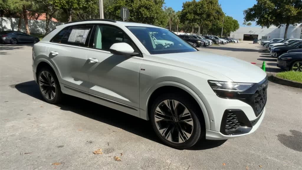 Thumbnail: 2025 Audi Q8 - 2