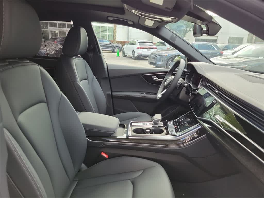 Thumbnail: 2026 Audi Q8 - 22