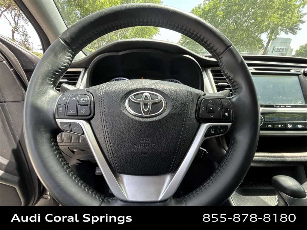 Thumbnail: 2017 Toyota Highlander - 29