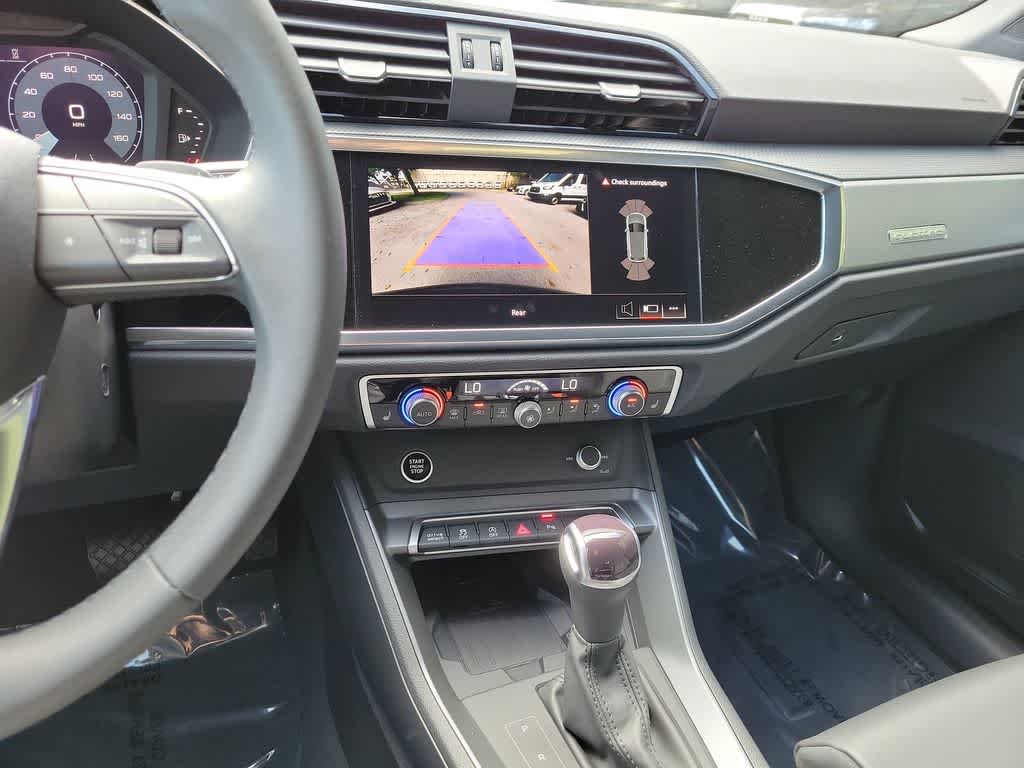 Thumbnail: 2025 Audi Q3 - 24