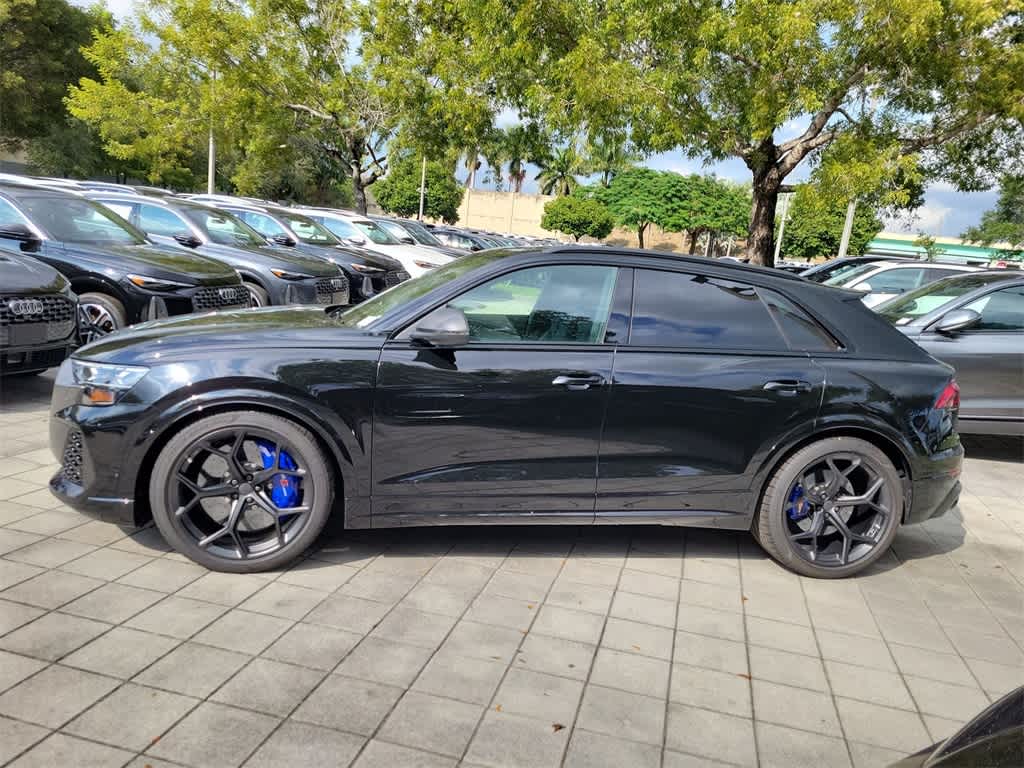 Thumbnail: 2026 Audi RS Q8 - 5