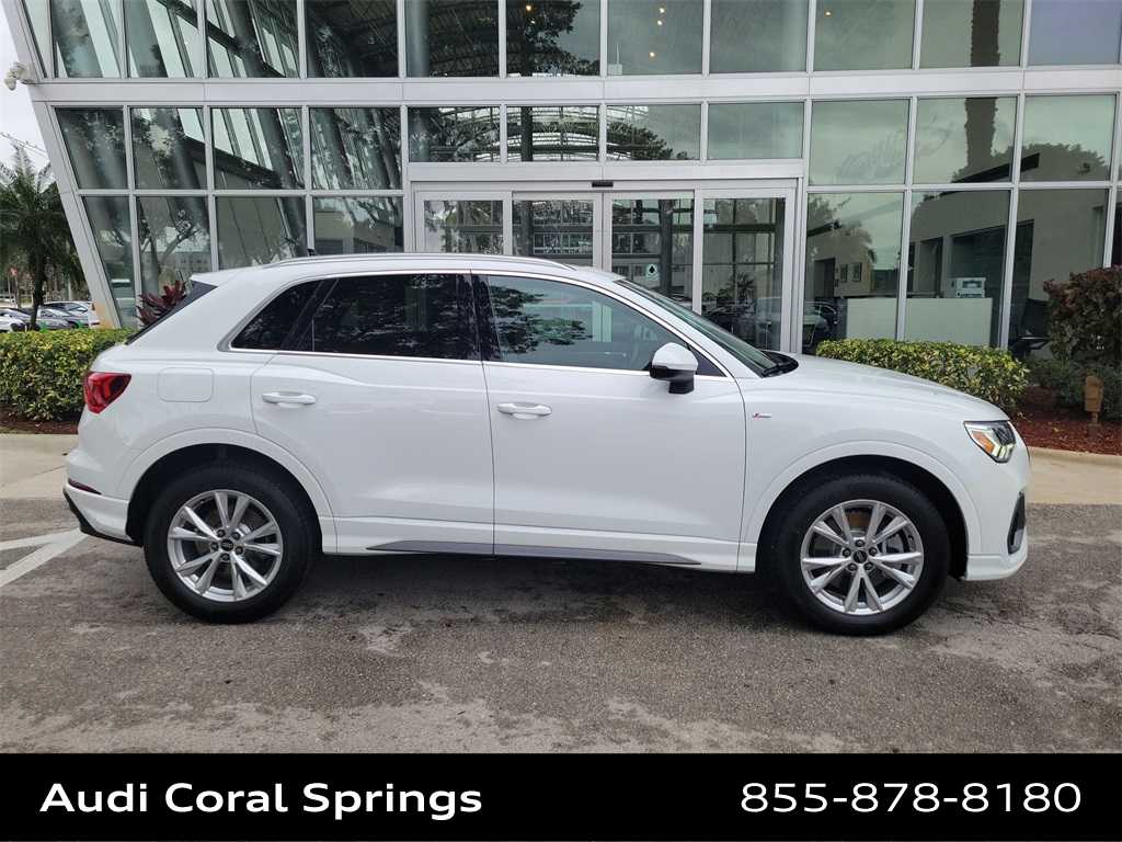 Thumbnail: 2023 Audi Q3 - 9