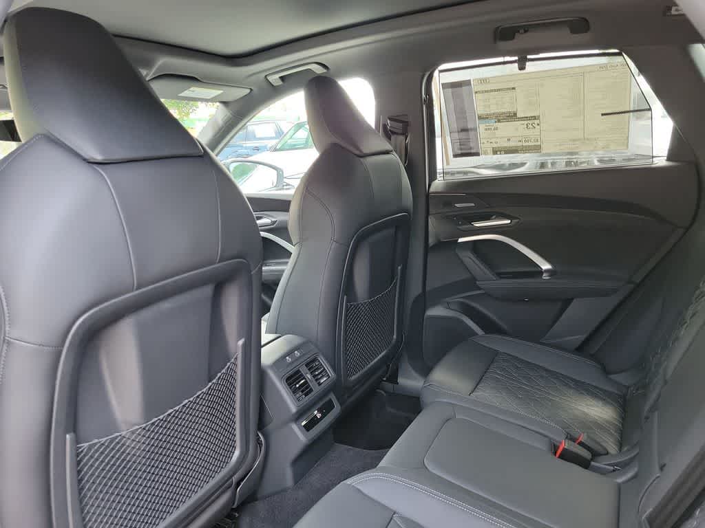 Thumbnail: 2026 Audi SQ5 - 20