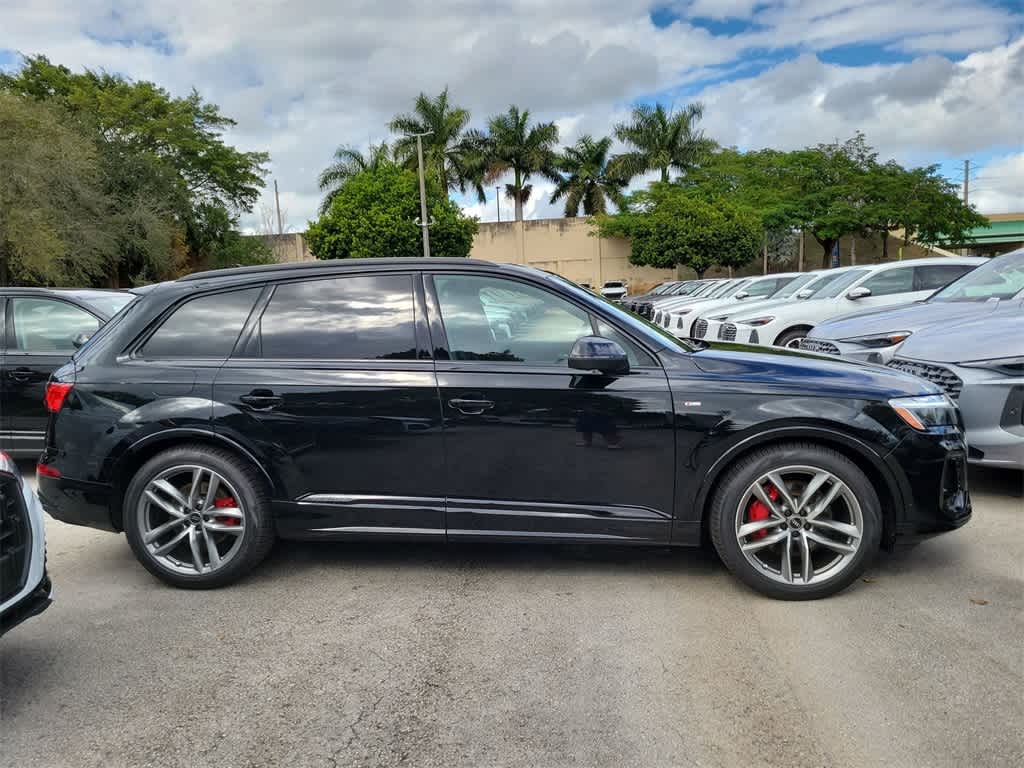 Thumbnail: 2026 Audi Q7 - 9