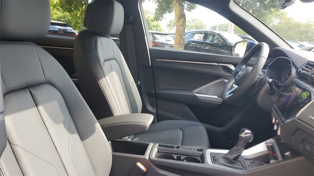 Thumbnail: 2025 Audi Q3 - 22