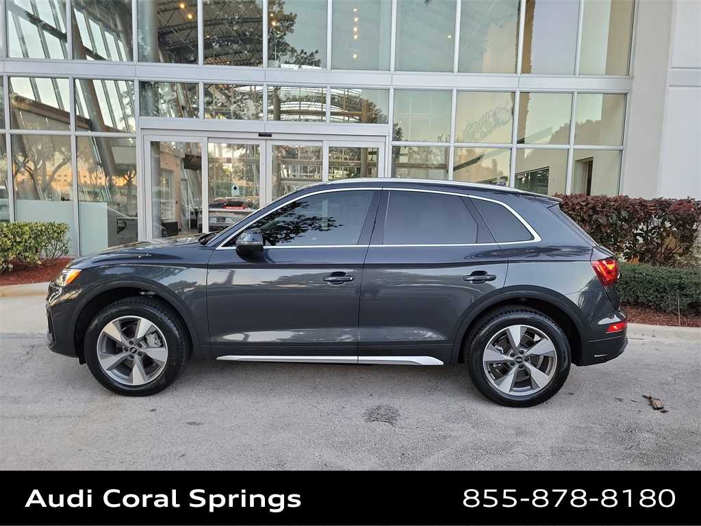 Thumbnail: 2022 Audi Q5 - 4