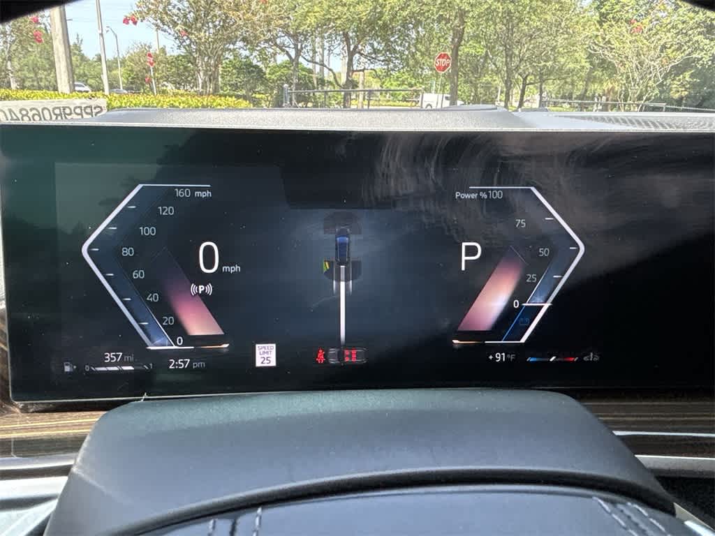 2023 BMW X7 xDrive40i 32