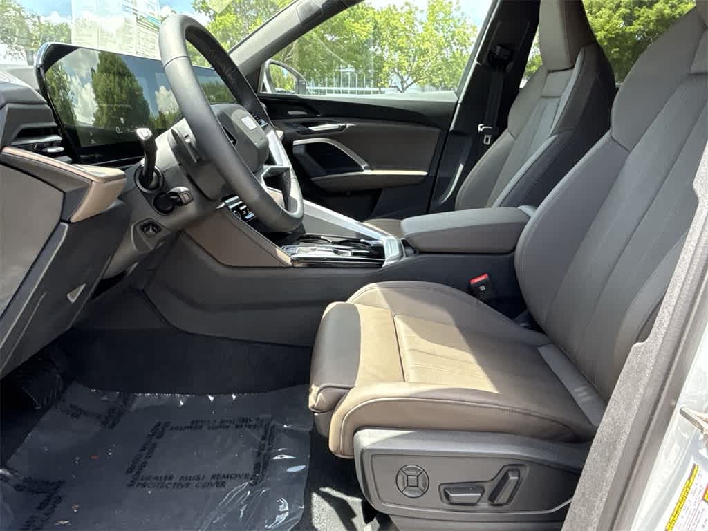 Thumbnail: 2025 Audi Q5 - 25