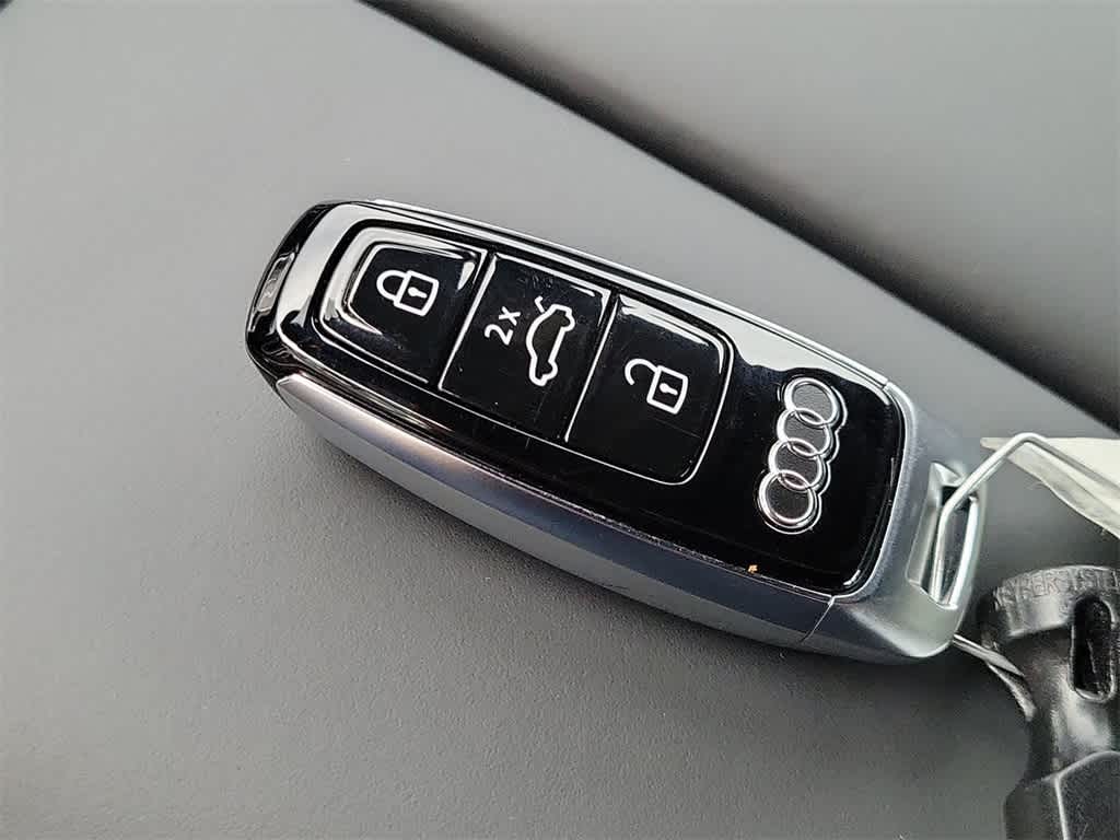 Thumbnail: 2025 Audi A8 - 28