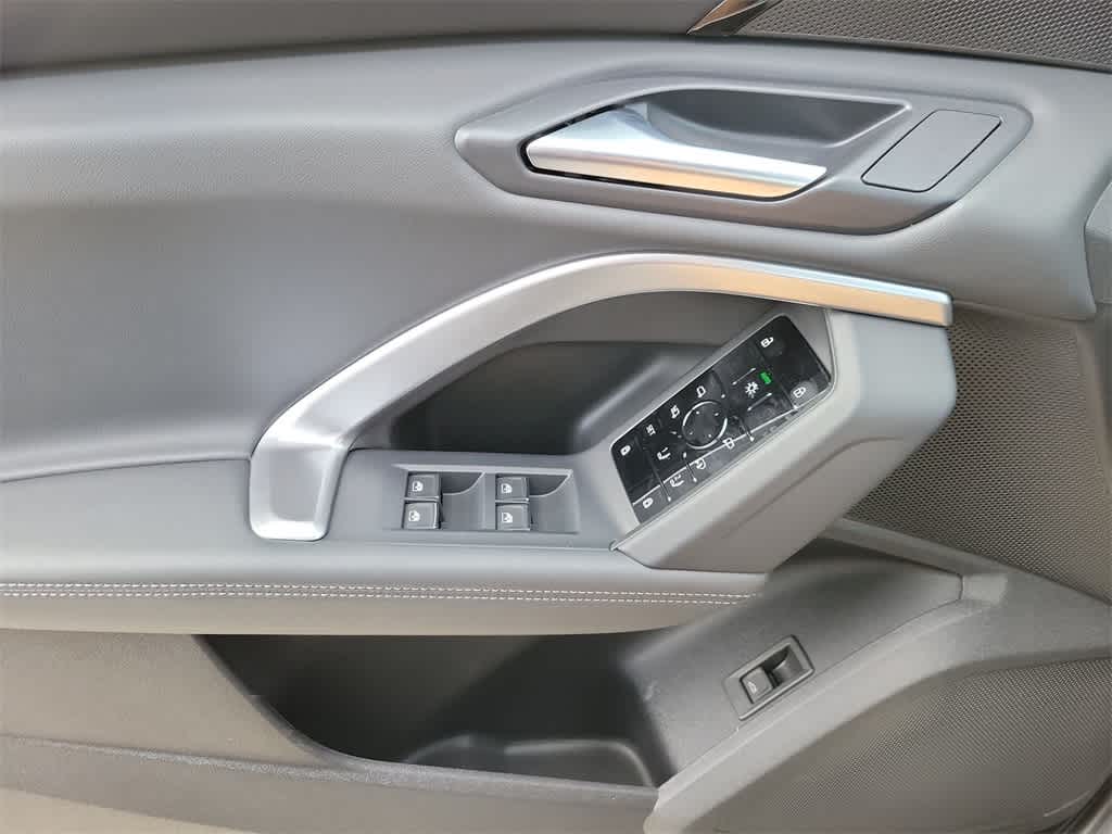 Thumbnail: 2025 Audi Q5 - 19