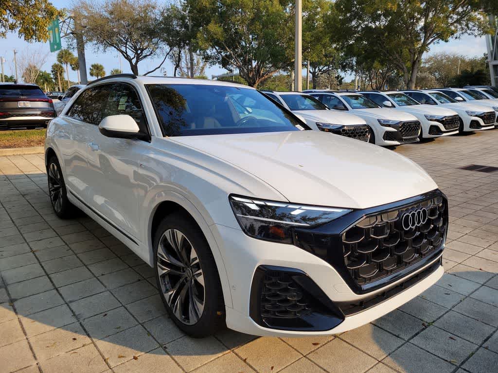 Thumbnail: 2026 Audi Q8 - 6