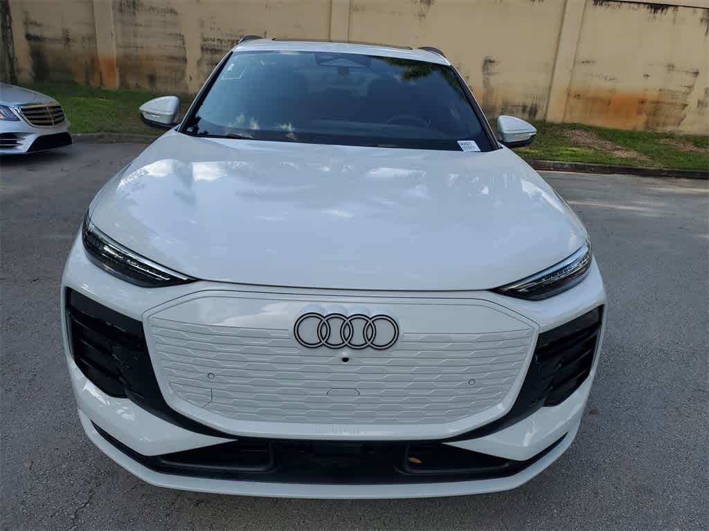 Thumbnail: 2025 Audi Q6 e-tron - 3
