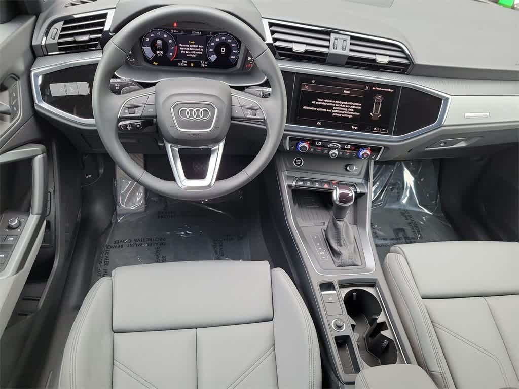 Thumbnail: 2025 Audi Q3 - 10