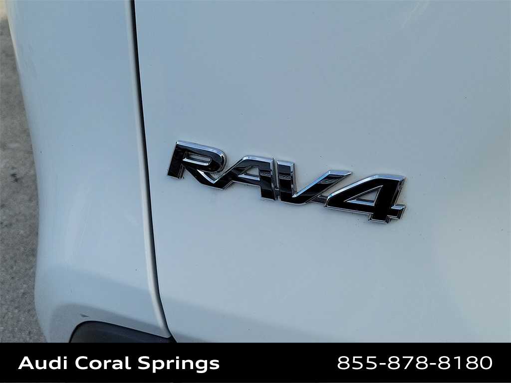 Thumbnail: 2019 Toyota RAV4 - 7