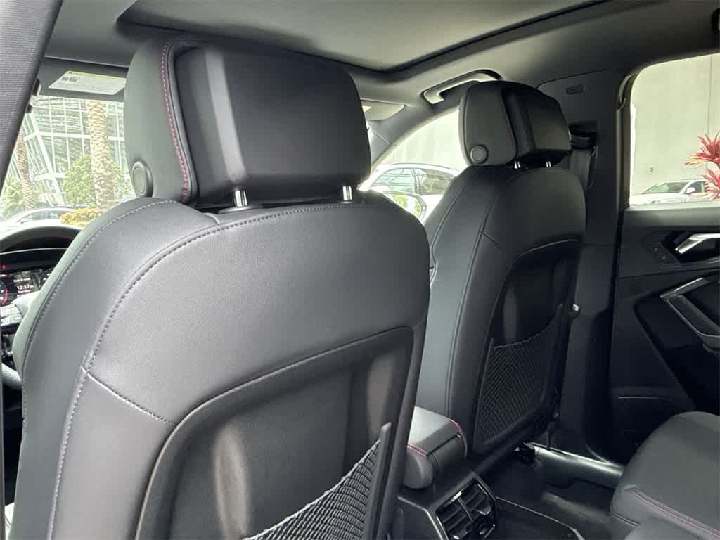 Thumbnail: 2025 Audi Q3 - 26