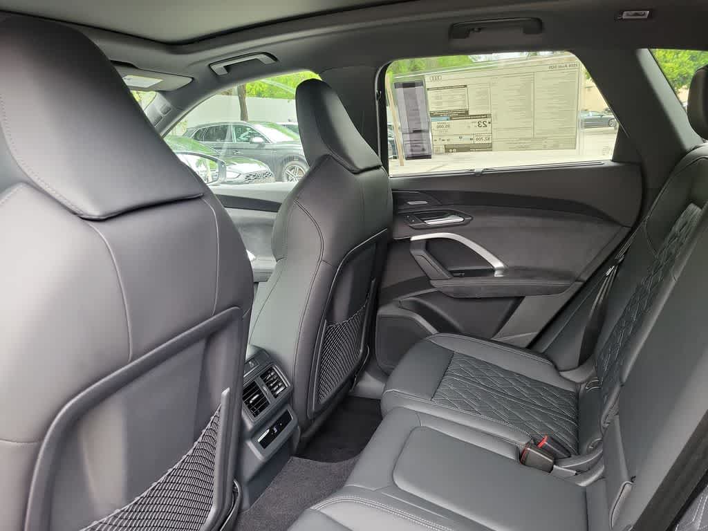 Thumbnail: 2026 Audi SQ5 - 20
