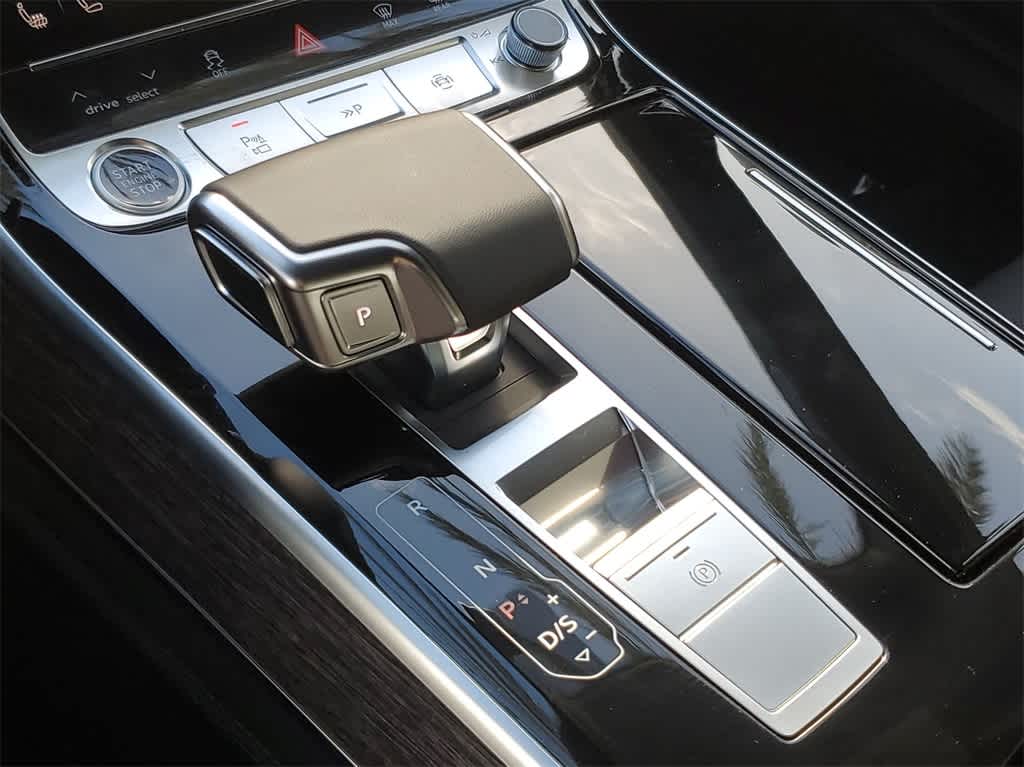 Thumbnail: 2025 Audi A8 - 25